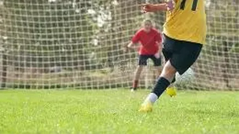 2025英雄联盟MSI季中冠军赛：电竞舞台演绎东方建筑美学